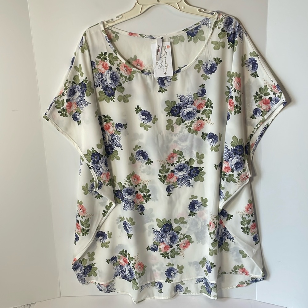 GeeGee Women's Size 3X Top Floral Short Sleeve NWT